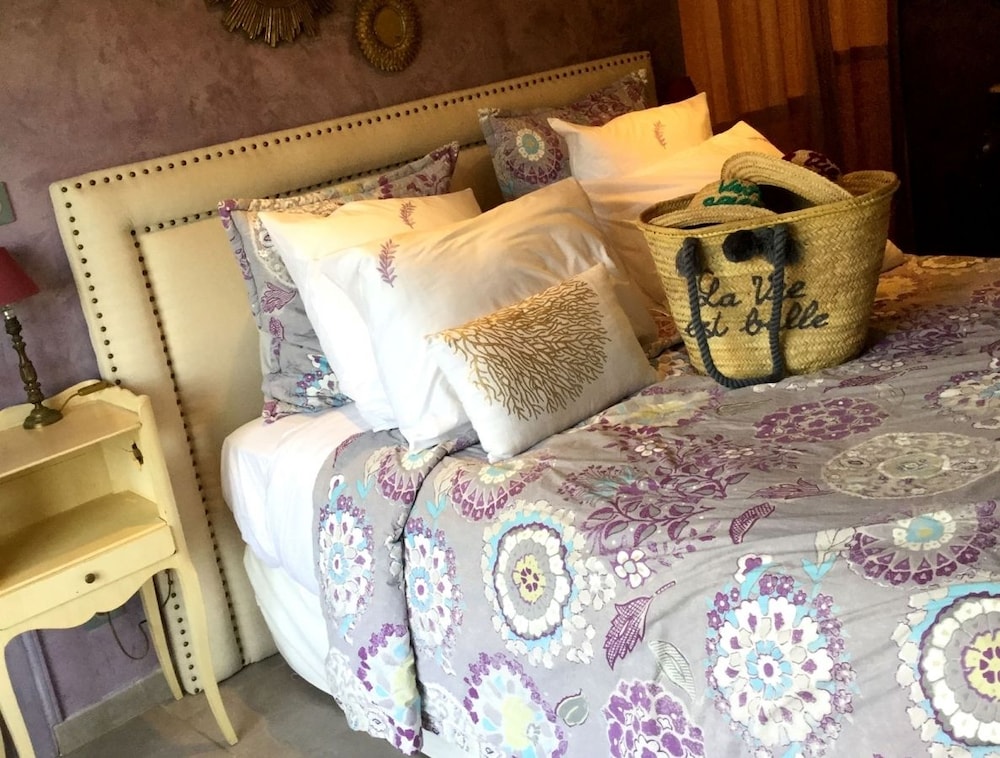 Luxury Suite photo 2