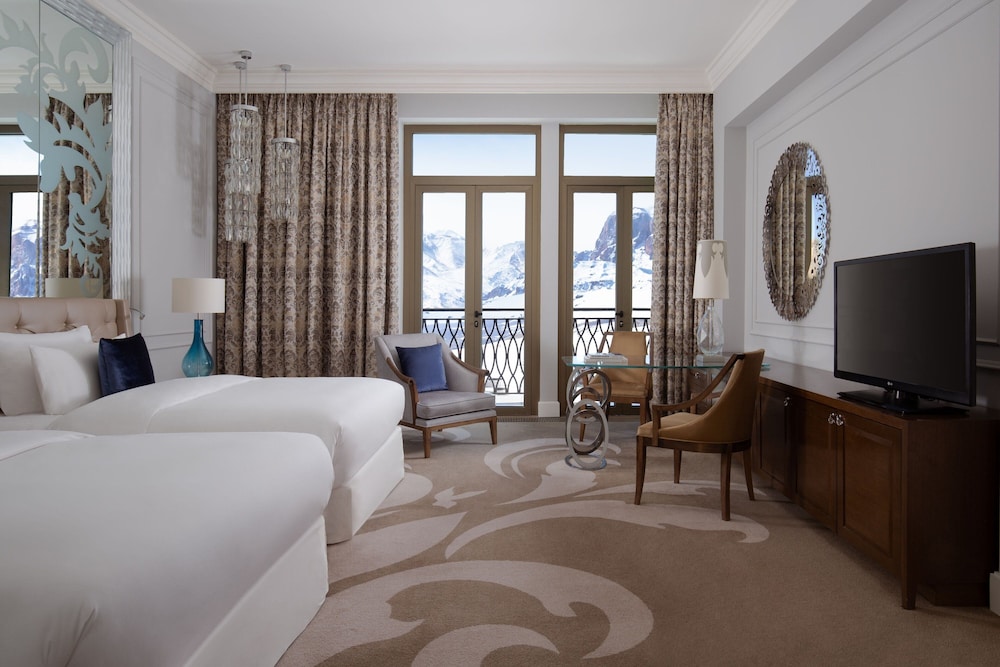 Deluxe Room, 1 Double Bed, Smoking, Resort View (Balcony)