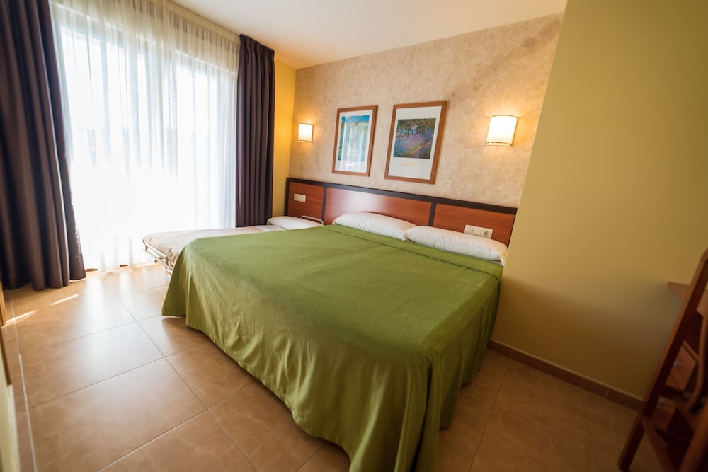 Habitación Doble, Cama Extra (Vista al Jardín)