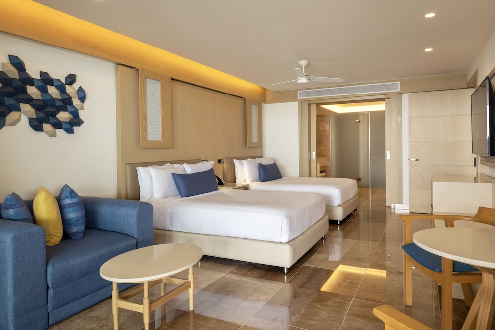 Luxury Chairman Two Bedroom Suite Ocean Front Diamond Club - Photo 16