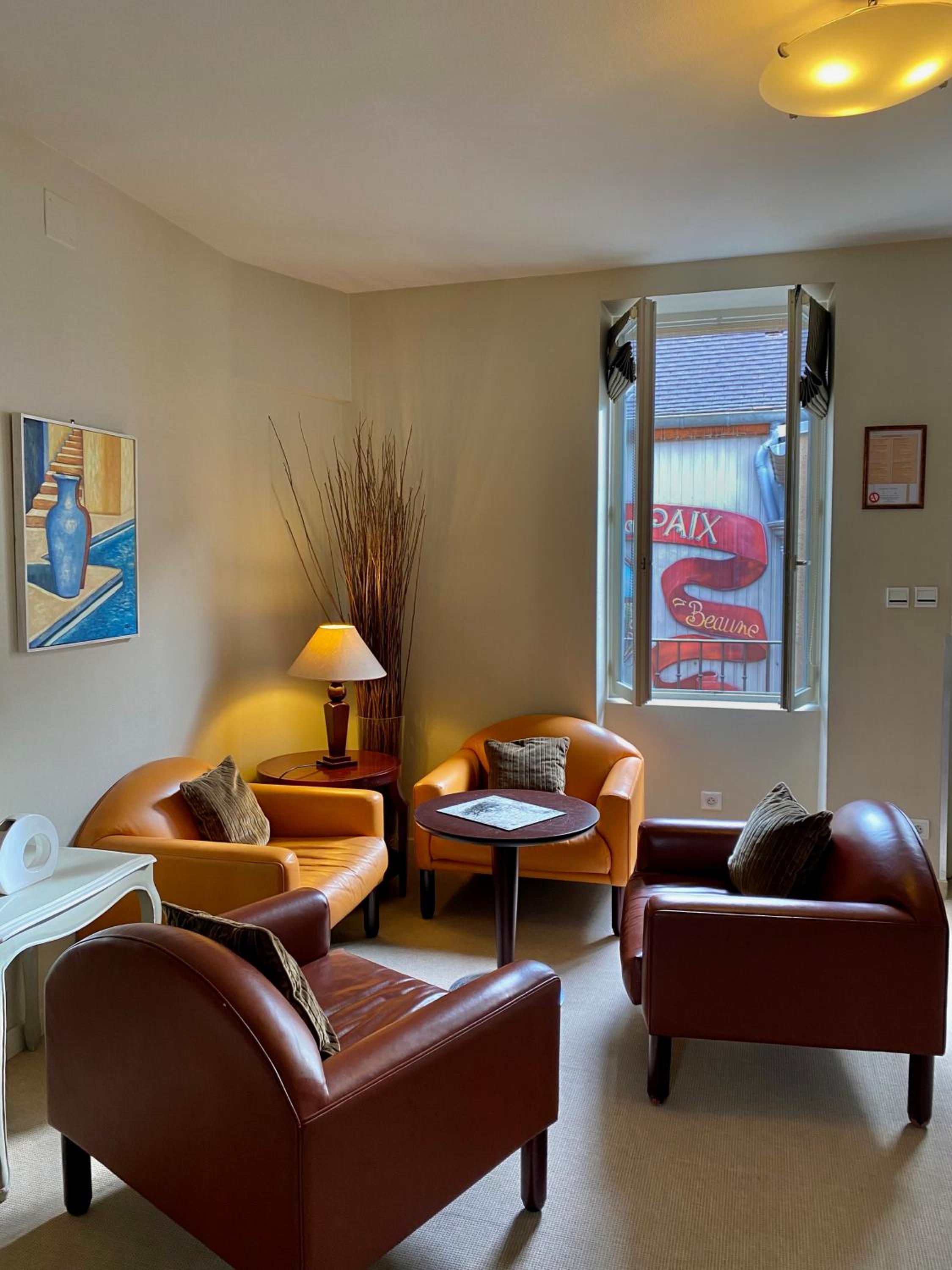 Apartment photo 2