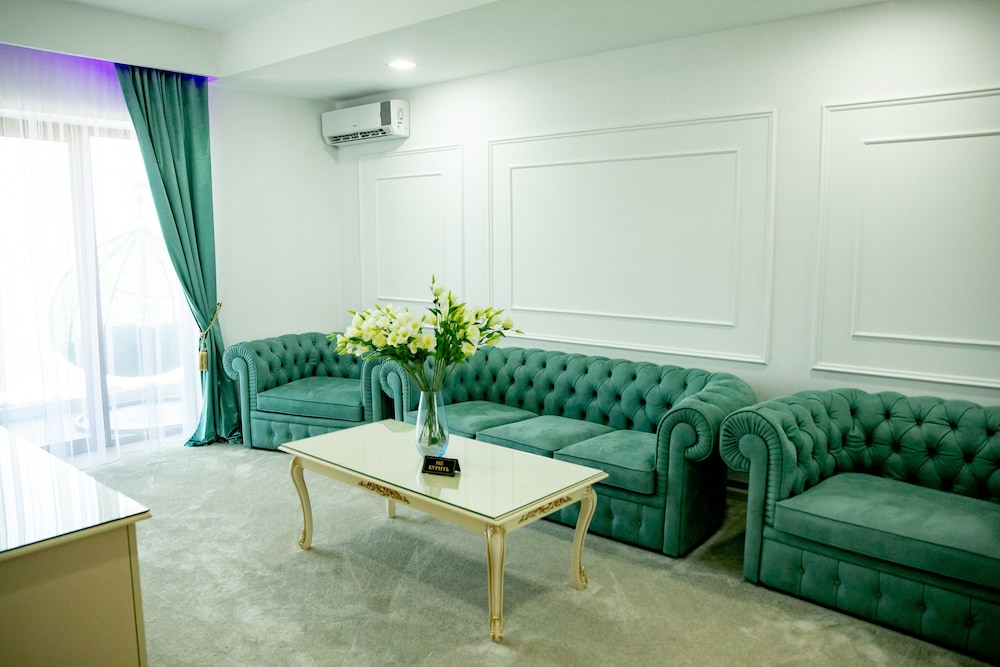 Luxury Room, 1 King Bed with Sofa bed, Balcony, Sea View photo 2