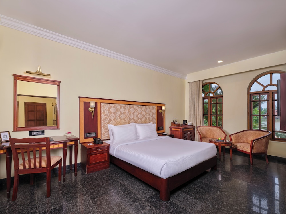 Lake View Premier Room with Balcony - Photo 3