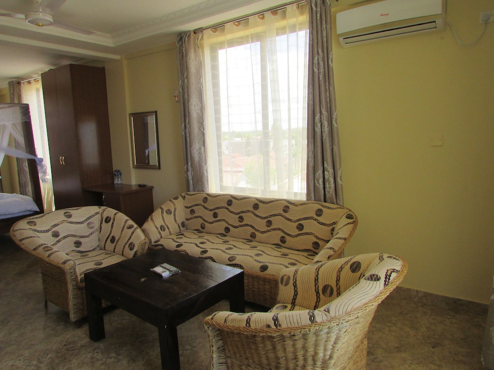 Deluxe Double Room, 1 King Bed photo 3