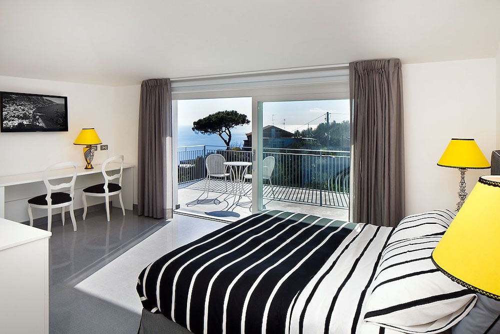 Superior Double Room, Terrace, Sea View photo 1