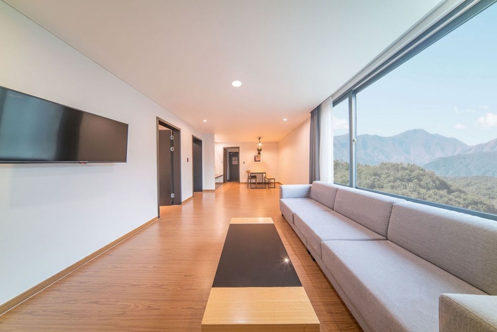 [Breakfast for 2 PKG] Family Suite Room photo 3