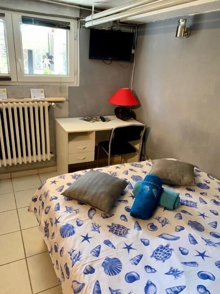 Basic Double Room, Private Bathroom photo 1