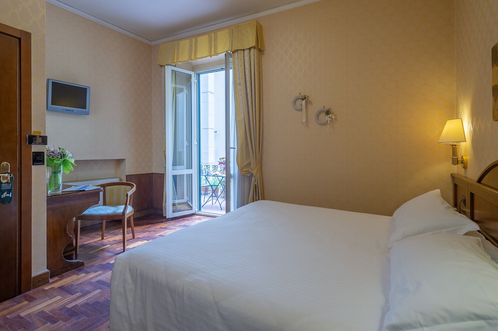 Classic Double or Twin Room photo 1