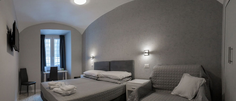 Double or Twin Room, Private Bathroom