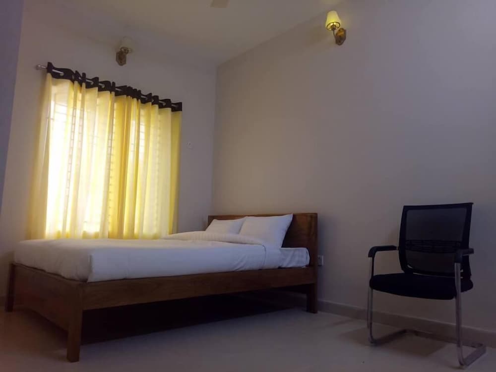 Deluxe Room, Lake View photo 1