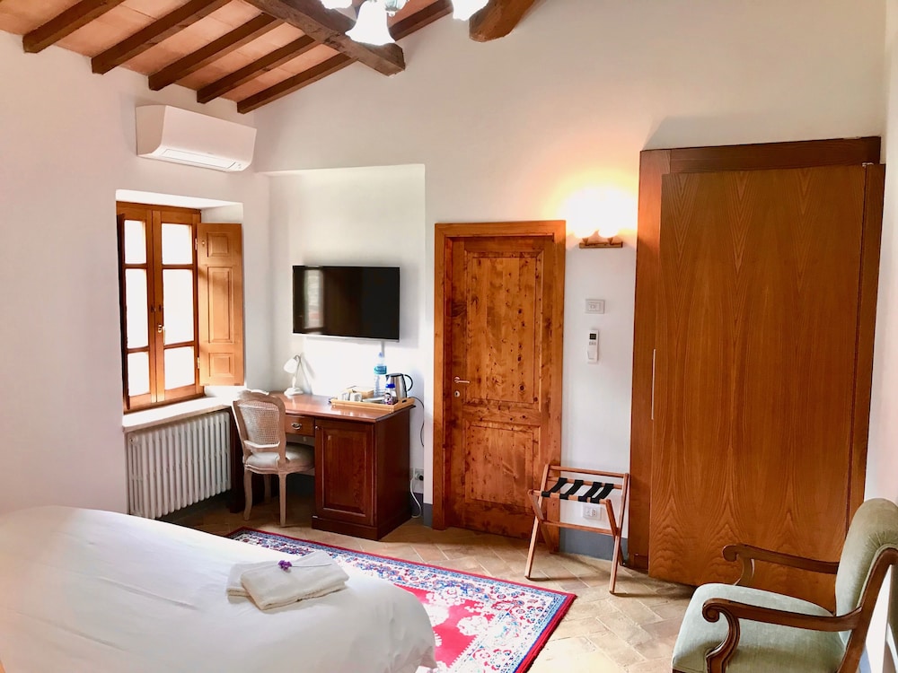 Deluxe Double or Twin Room photo 2