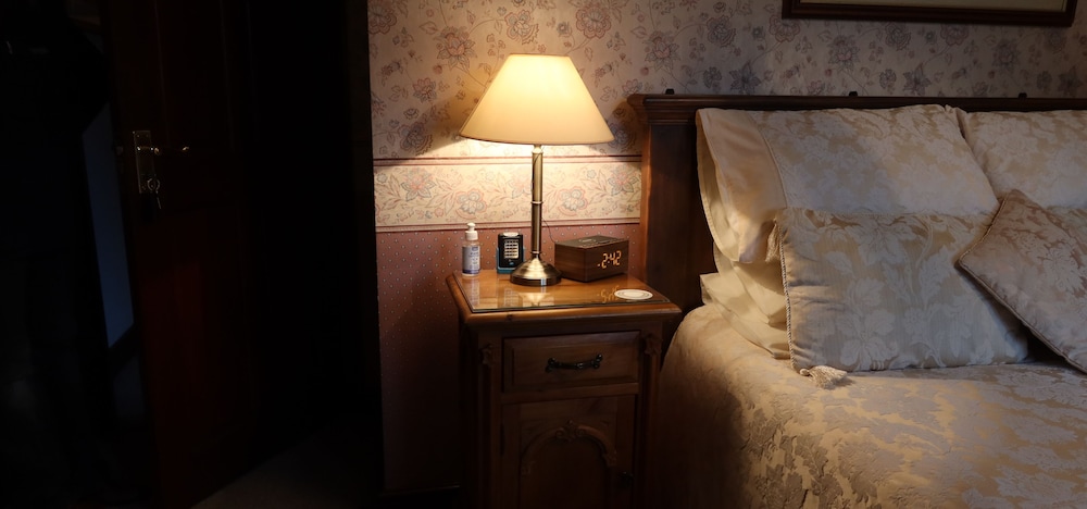 Classic Double Room, Private Bathroom (King Size Bed) photo 2