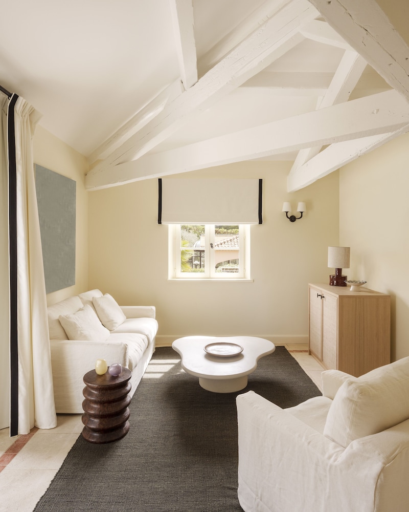 Suite - Photo 12