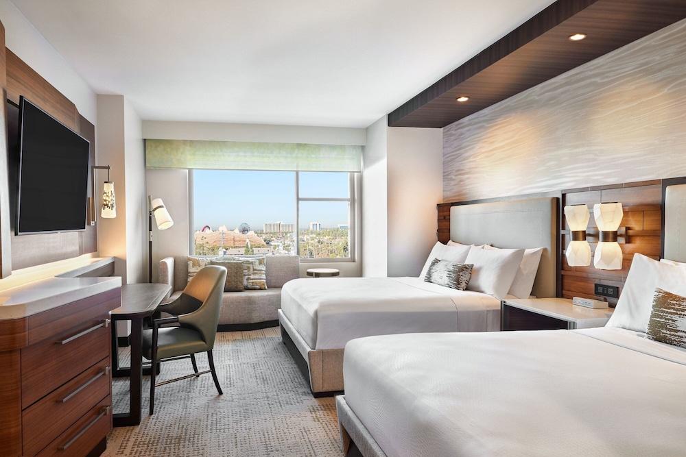 Deluxe Room, 1 Double Bed, Executive Level - Photo 1