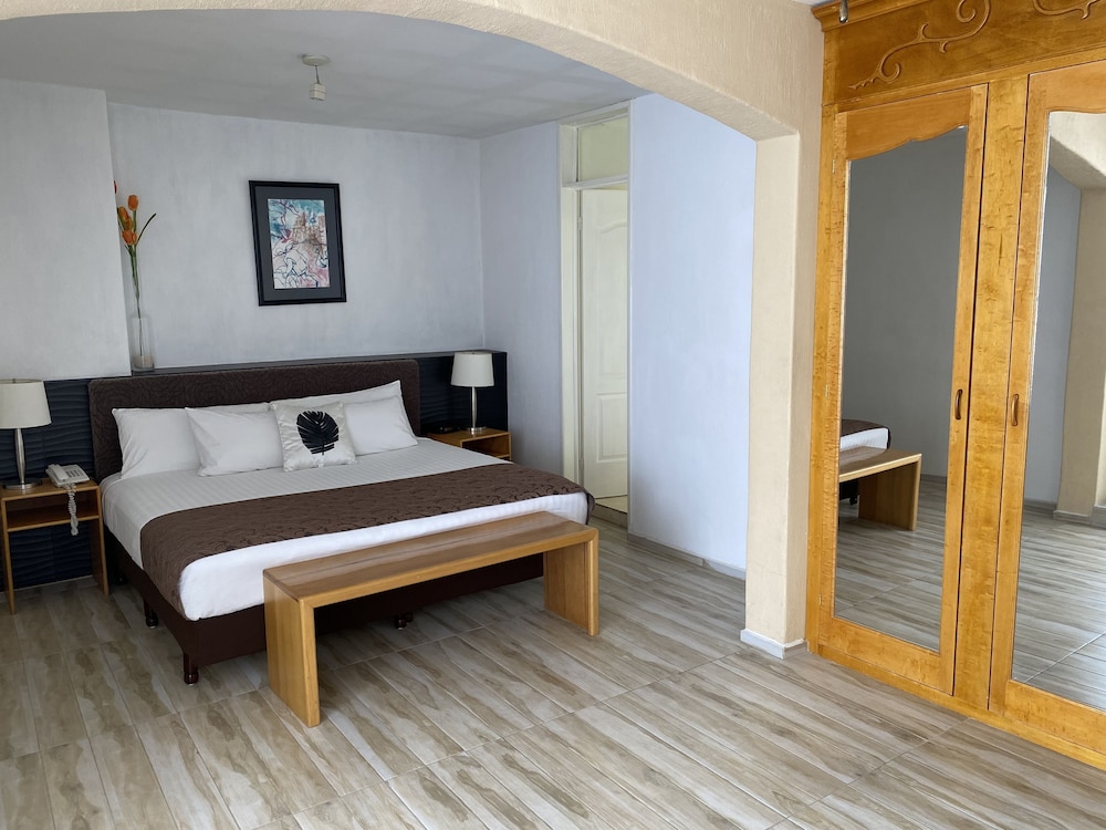 Presidential Studio Suite photo 1