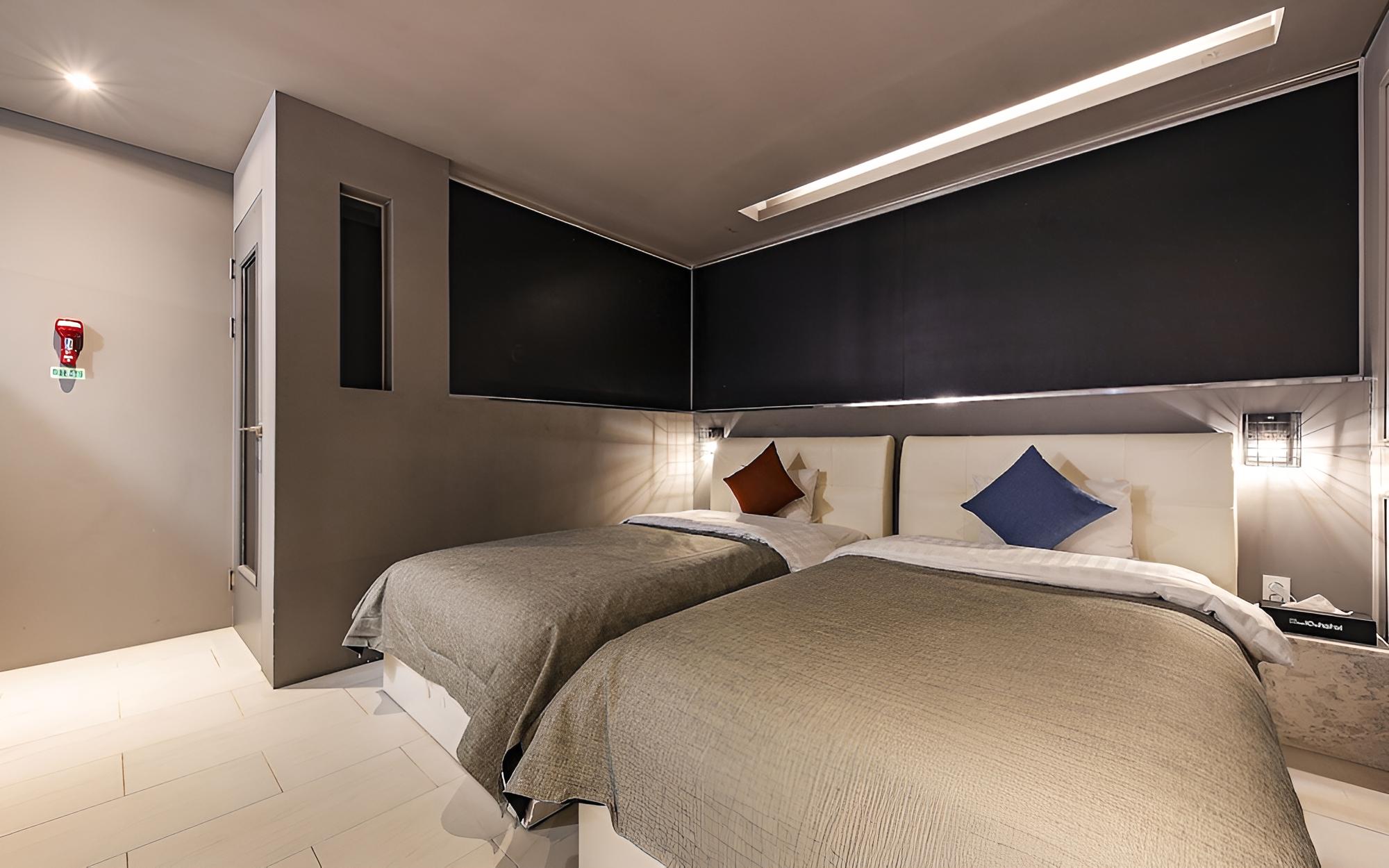 Room (Royal Suite (Duplex 4 People)) - Photo 2