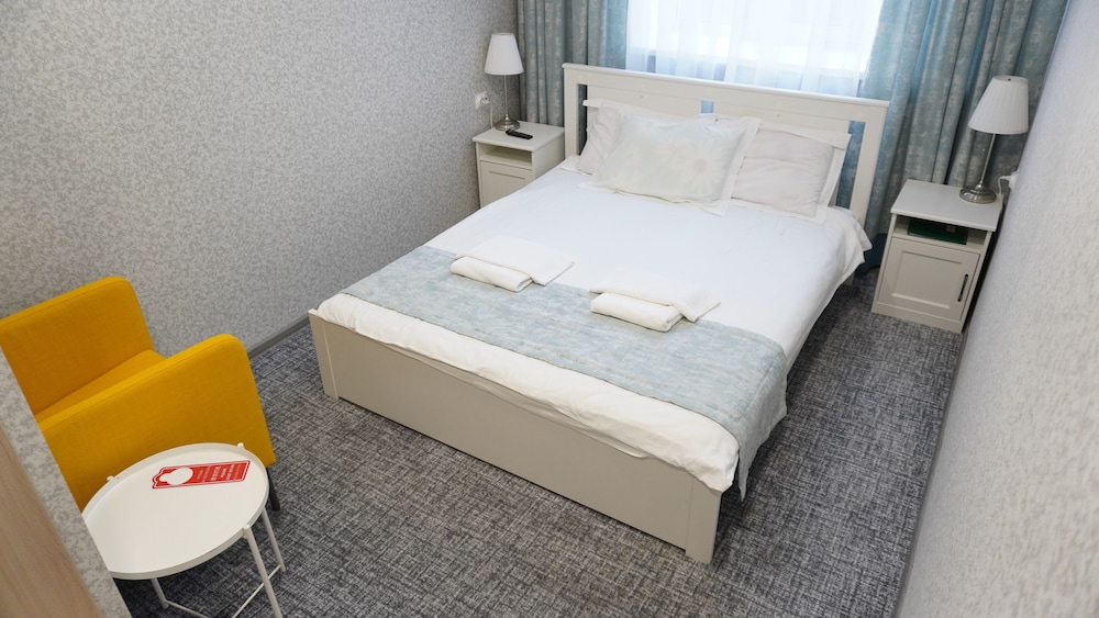 Standard Room, 1 Queen Bed photo 1