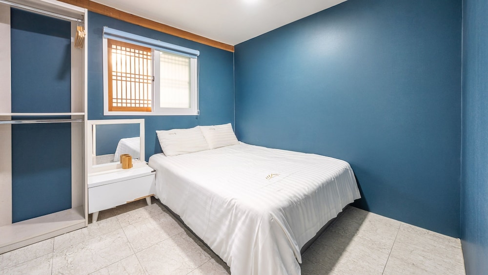 Basic Room, 1 Bedroom (Room Maru 2)