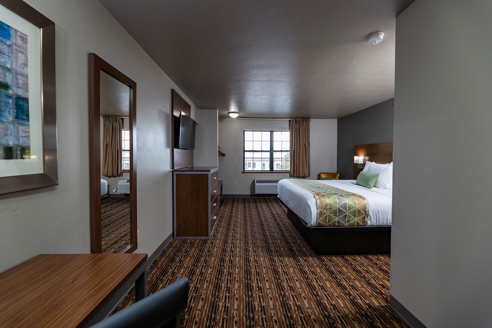 Executive 2 Room Suite, 1 King Bed - Photo 3