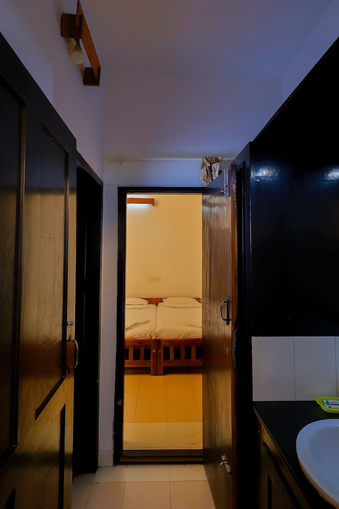 Lakefacing Family Cottage - Photo 15