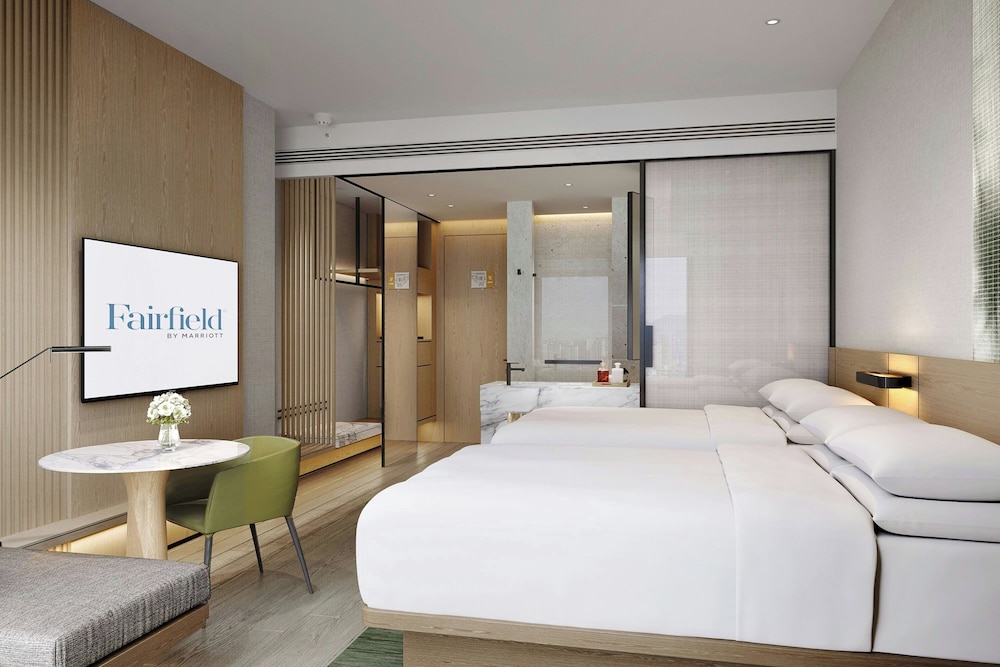 Comfort Room, 2 Twin Beds, City View photo 1