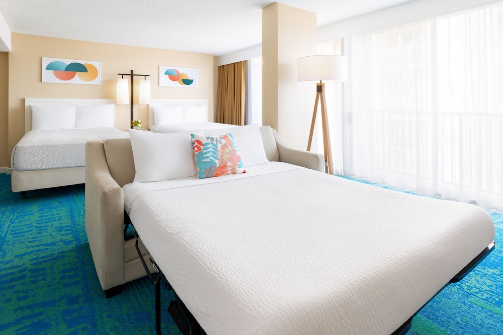 Junior Suite, 2 Double Beds, Partial Ocean View - Photo 4