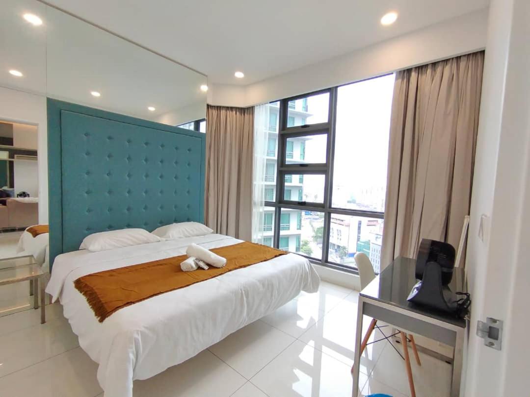 Deluxe One-Bedroom Apartment photo 3