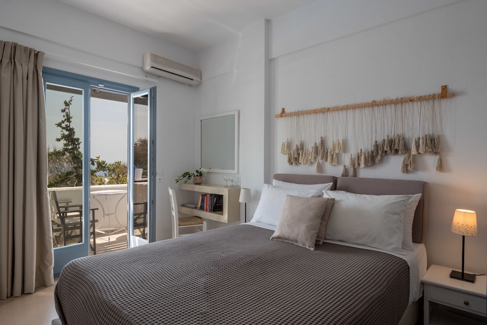 Standard Room, Pool View - Photo 5