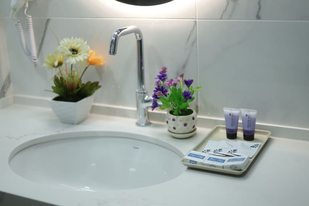Premium Double Room - Photo 34