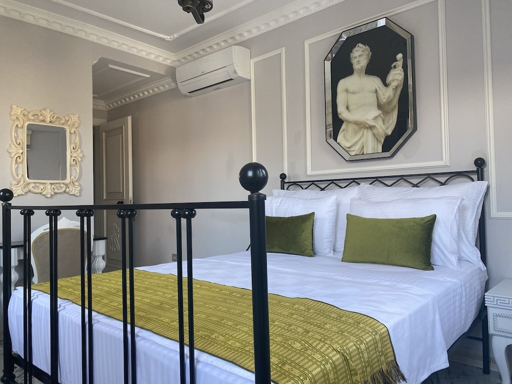 Standard Double Room - Photo 7