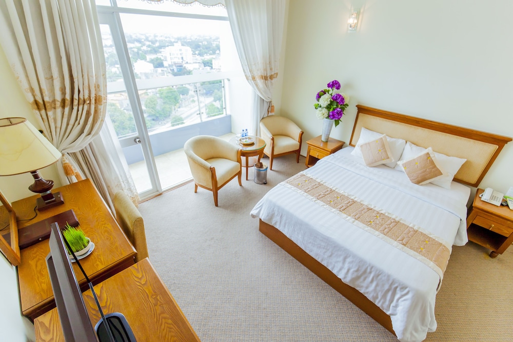 Deluxe Room, City View