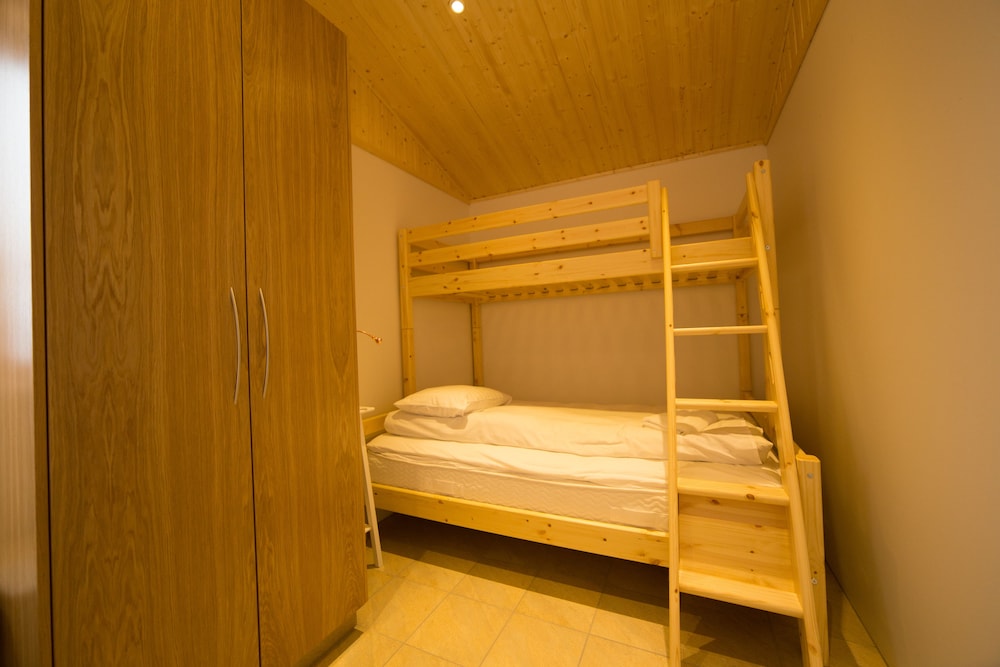 Cottage, 2 Bedrooms, Lake View photo 1