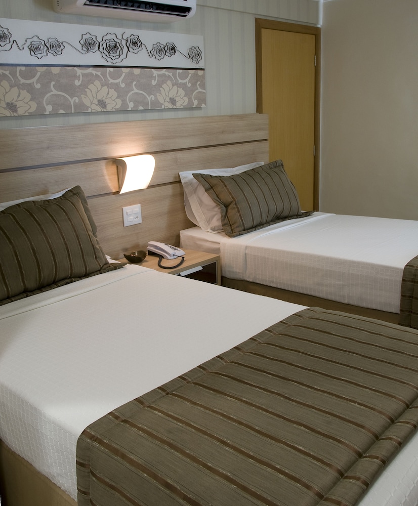 Deluxe Twin Room photo 2