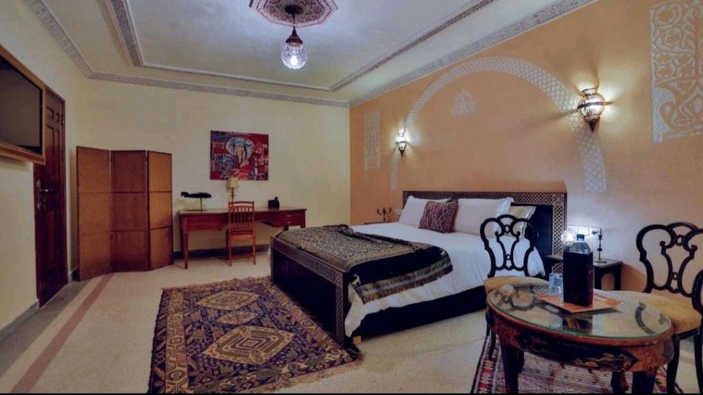 Comfort Suite, 1 Queen Bed photo 2