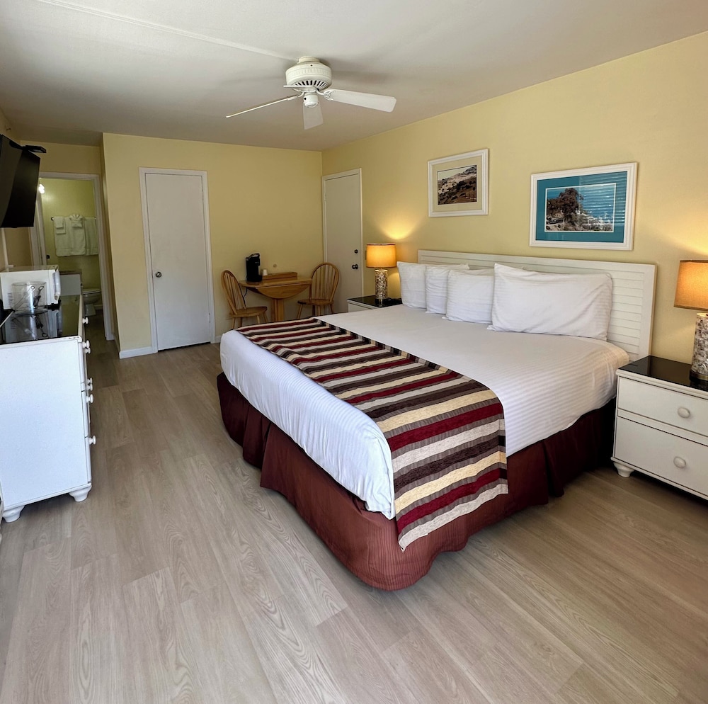 Standard Room, 1 King Bed