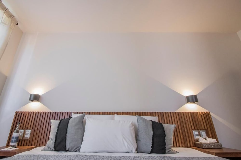 Comfort Suite, Balcony, City View photo 1