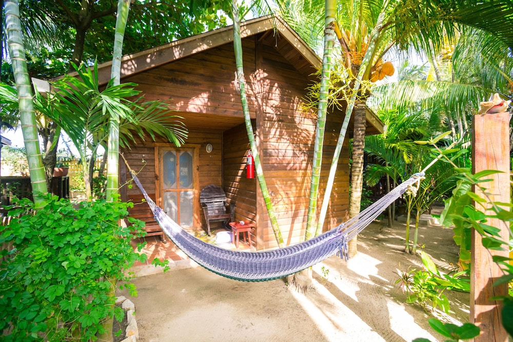 #6 (King Garden Cabana; Upstairs) photo 3