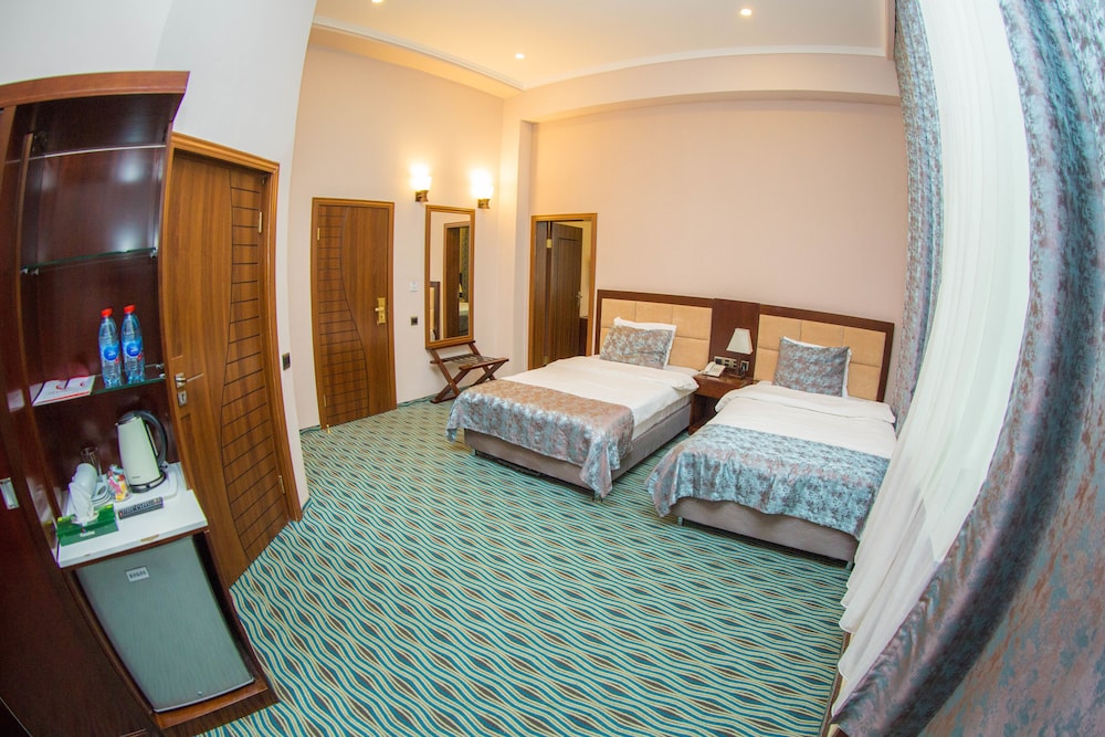 Family Quadruple Room, 2 Bedrooms, City View photo 1