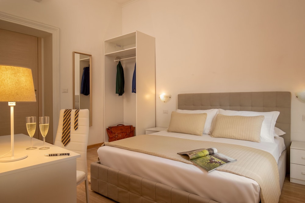 Standard Double or Twin Room photo 1