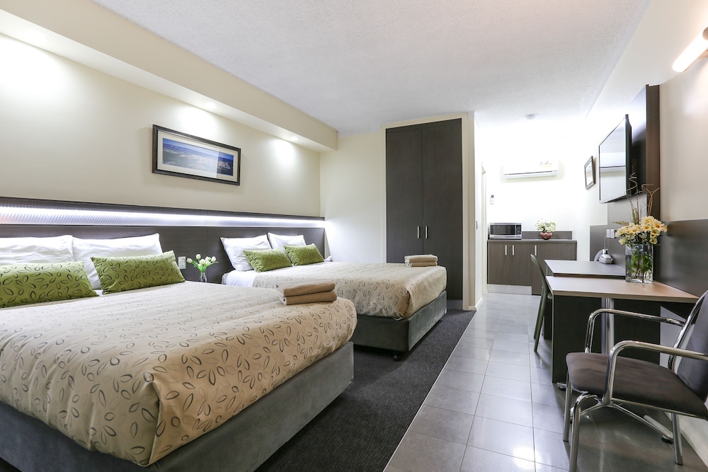 Deluxe Twin Room (Two Doubles) photo 2