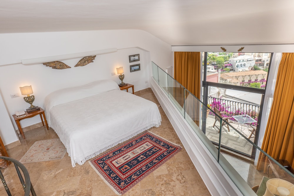 Signature Suite, Terrace, Sea View - Photo 1