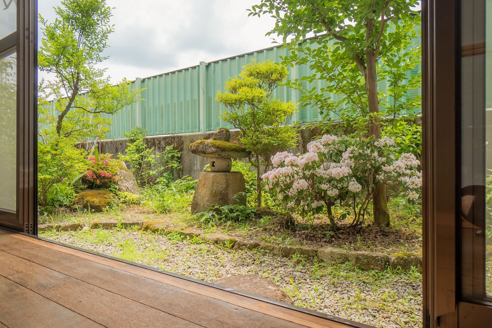 Entire House Rental photo 2