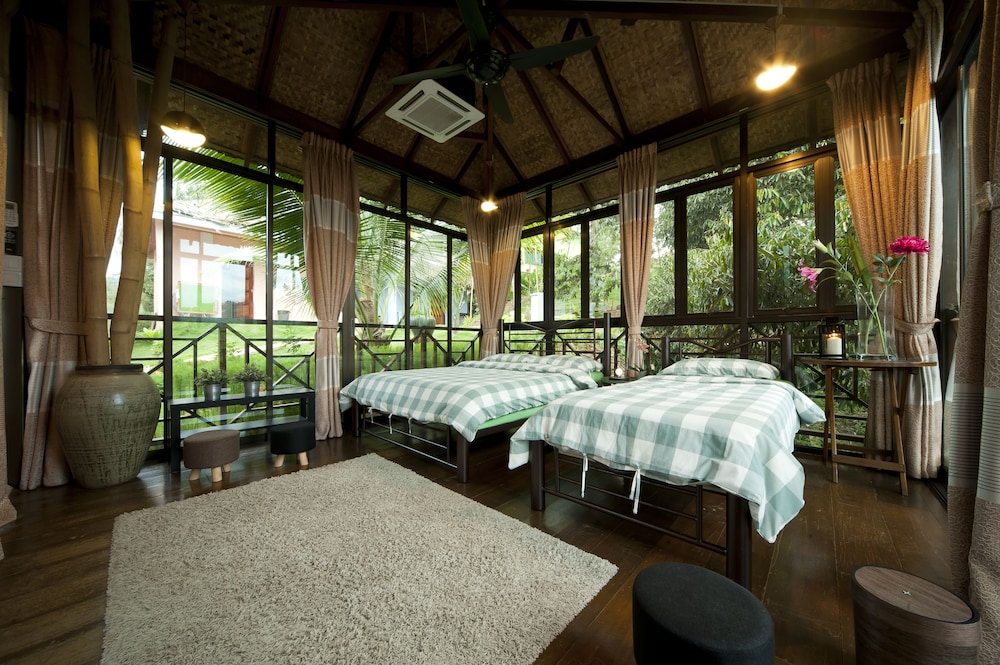 Suite, 3 Bedrooms photo 3