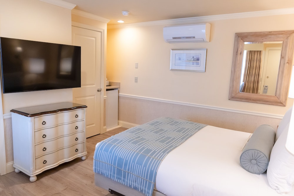 1 Queen Bed Standard Room