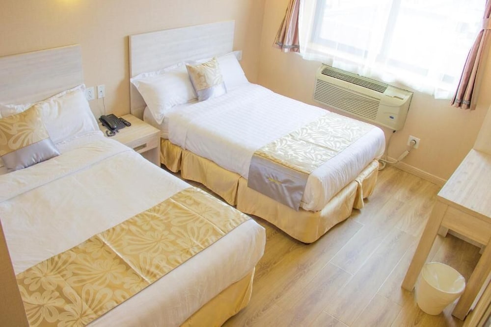 Double Room, 2 Double Beds, Non Smoking photo 1