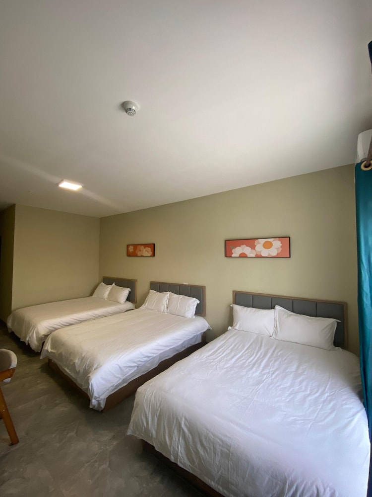 Deluxe Triple Room, Balcony, City View photo 1