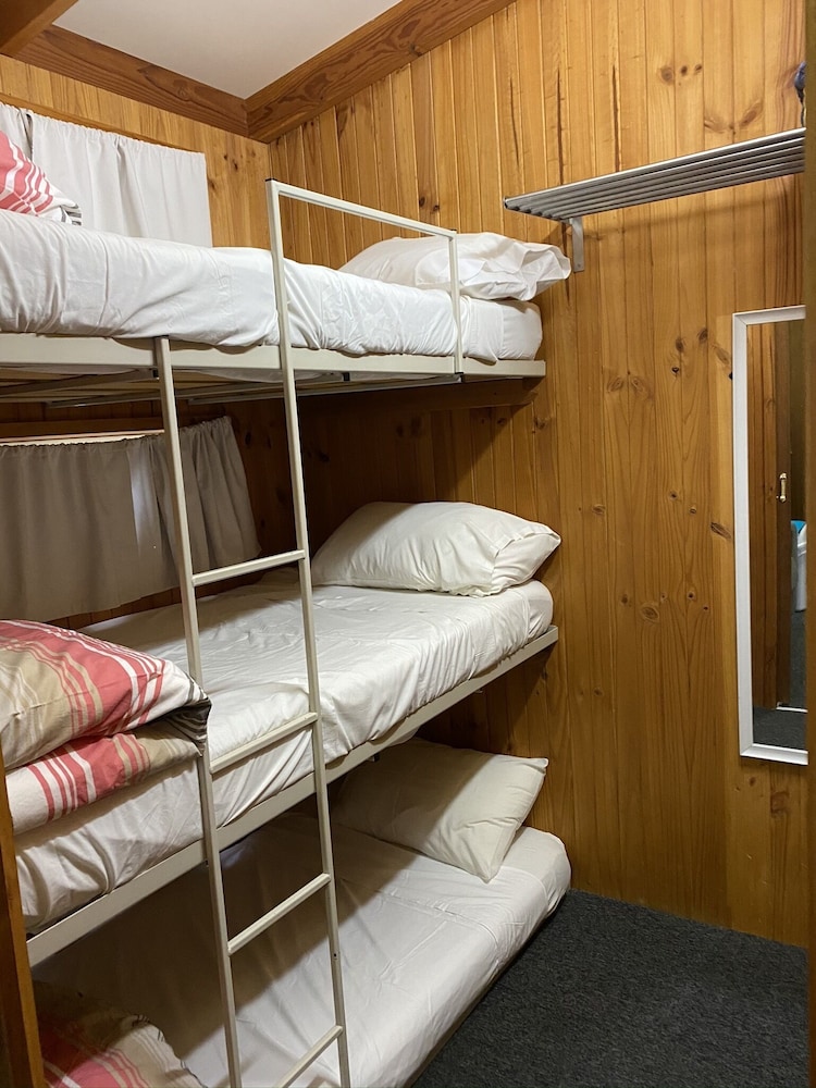 Self-contained Cabin photo 3