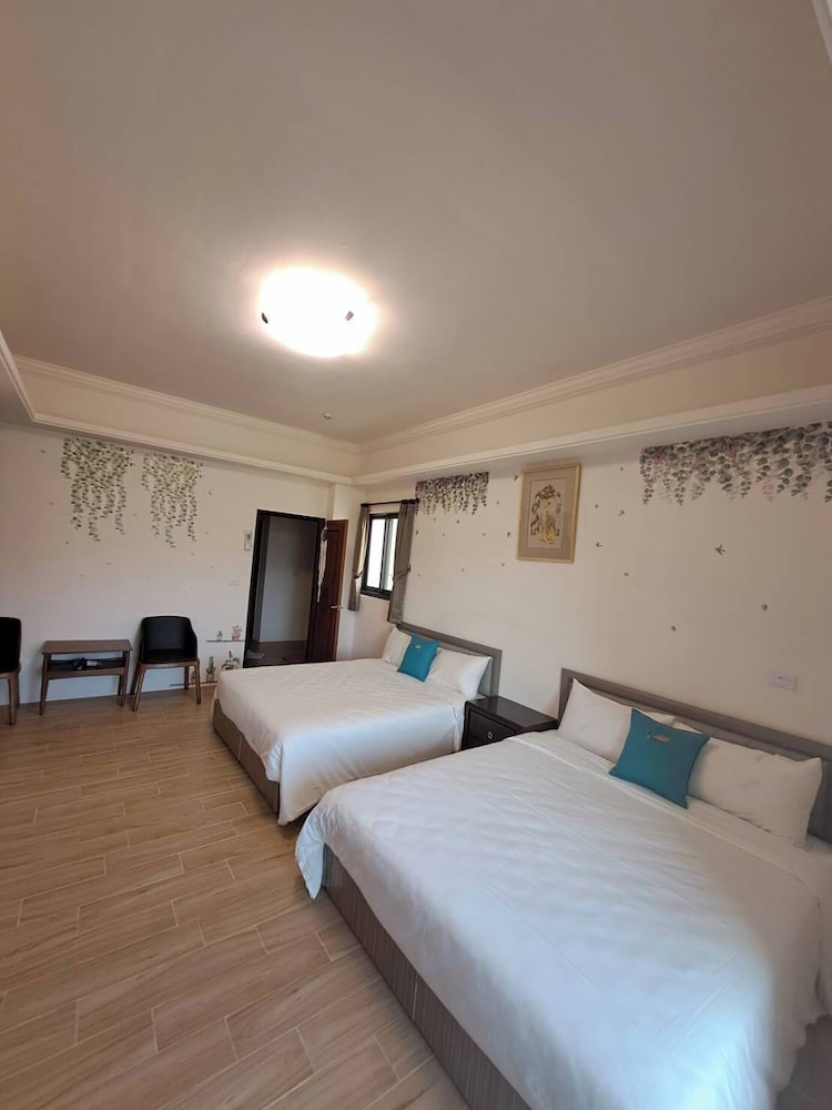 Classic Quadruple Room photo 2