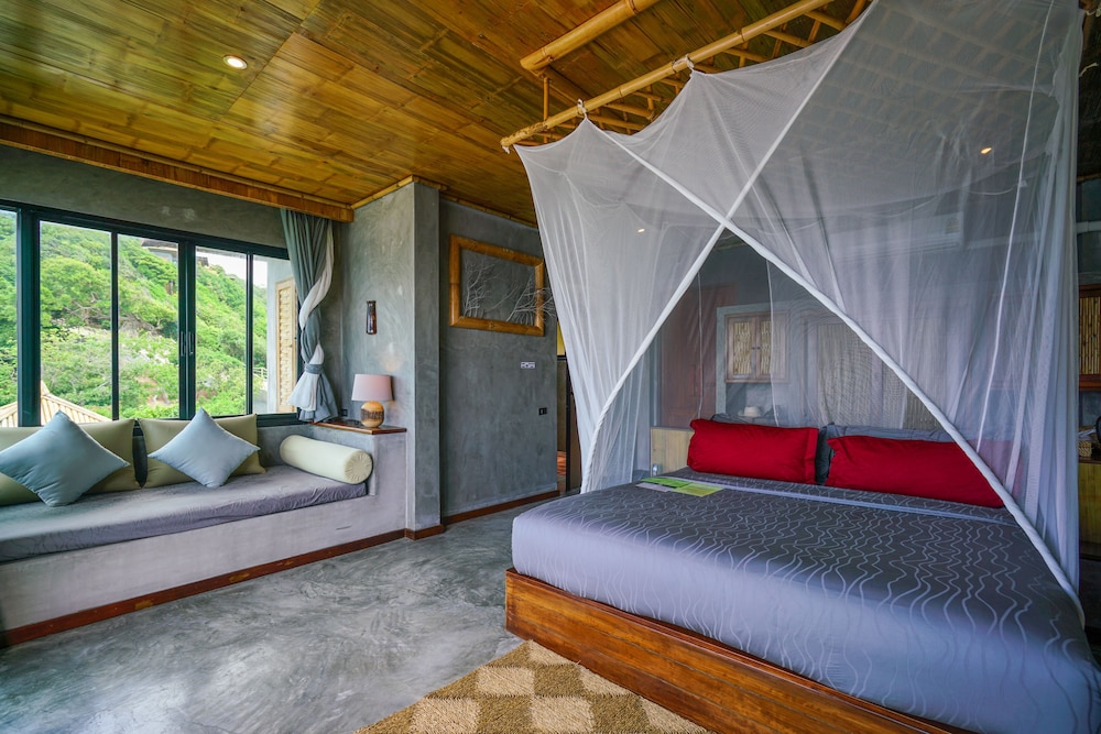 Deluxe Triple Room, 1 Bedroom, Garden View photo 3