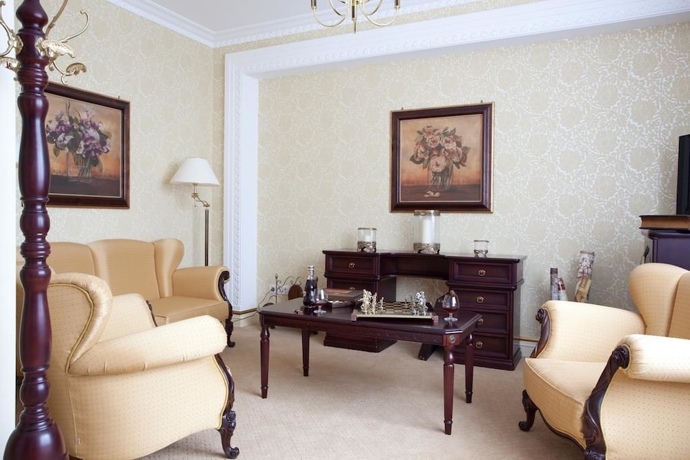 Suite (6) photo 1